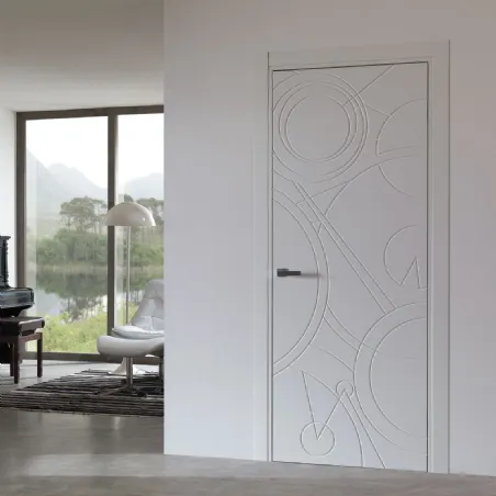 Porta battente in legno decorato